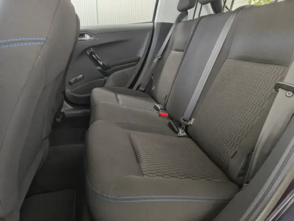 Peugeot 208 1.2 PureTech Signature 17