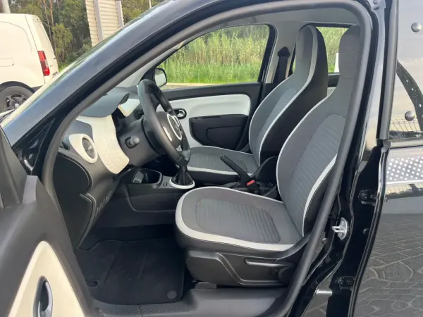 Renault Twingo 1.0 SCe Intens 13
