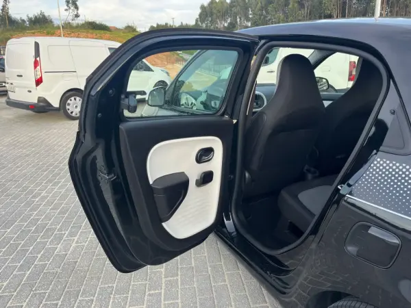 Renault Twingo 1.0 SCe Intens 26