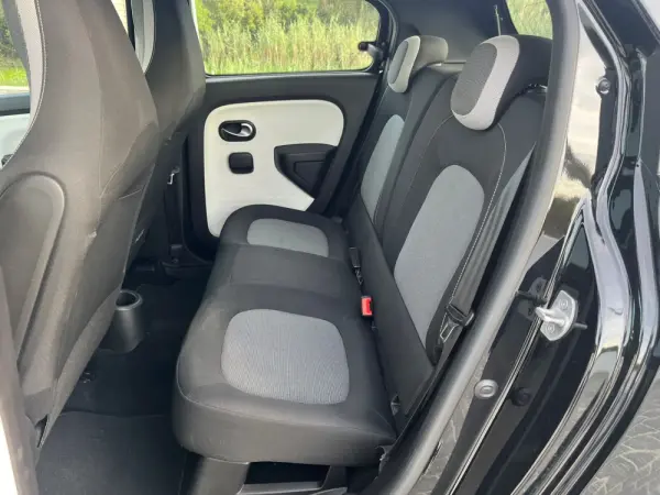 Renault Twingo 1.0 SCe Intens 28