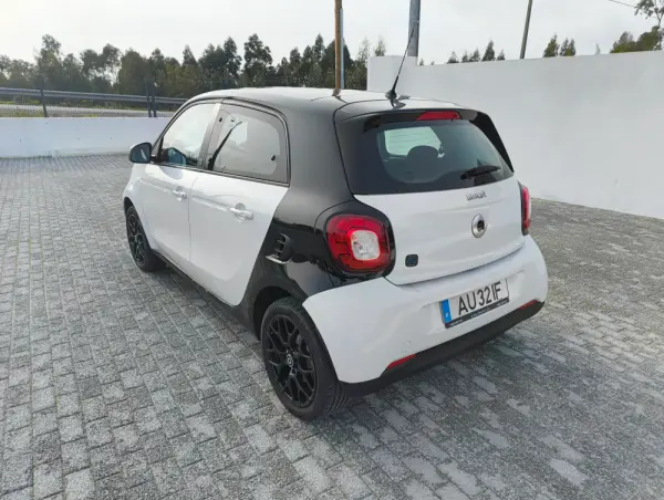 Smart ForFour Electric Drive Passion 3