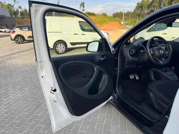 Smart ForFour Electric Drive Passion 11