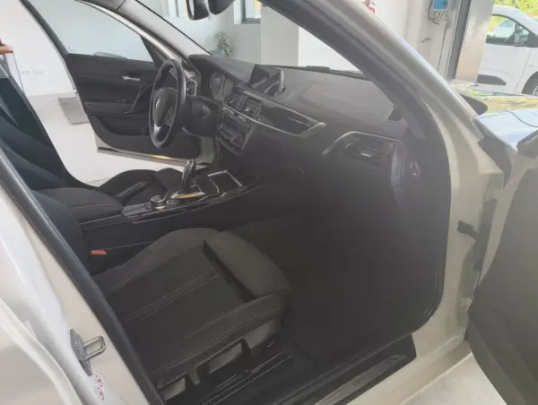 BMW 116 d Line Sport Auto 10