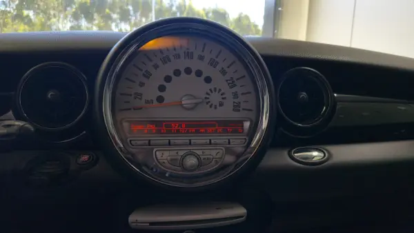 MINI 3 Portas Cooper D 11