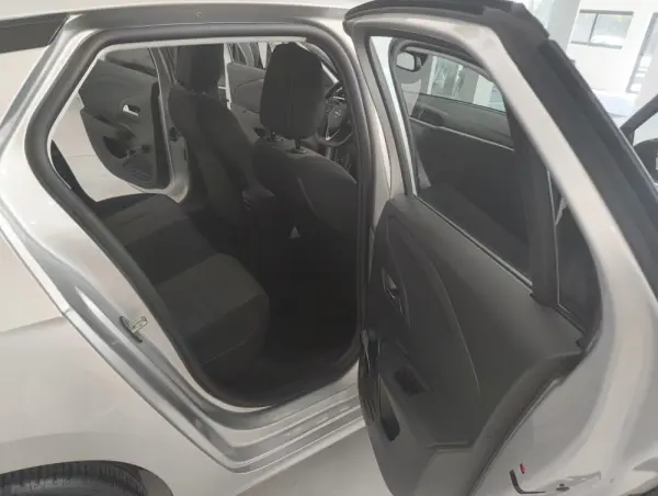 Opel Corsa 1.2 Elegance 5