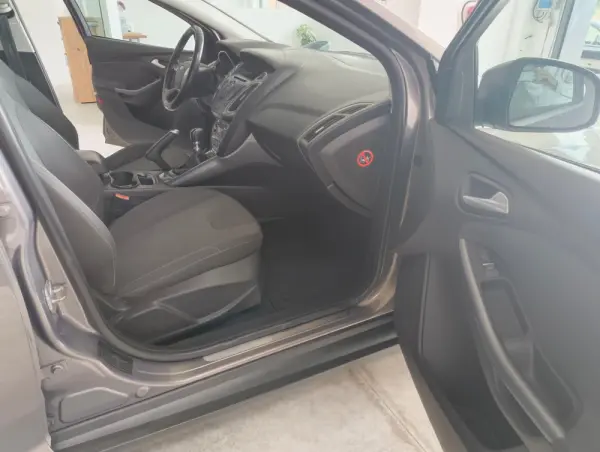 Ford Focus SW Outro 8