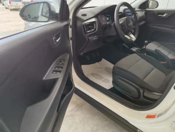 Kia Stonic 1.2 MPi Dynamic 7