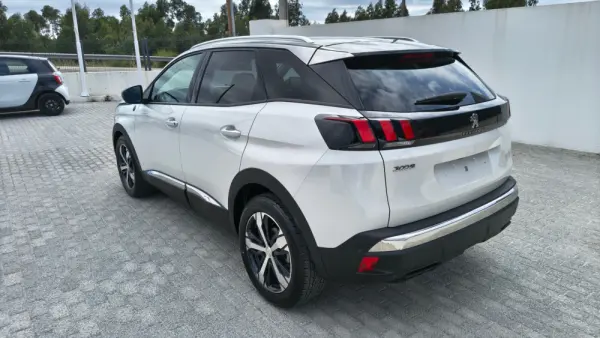 Peugeot 3008 PureTech 130 Stop & Start GPF EAT8 Crossway 7