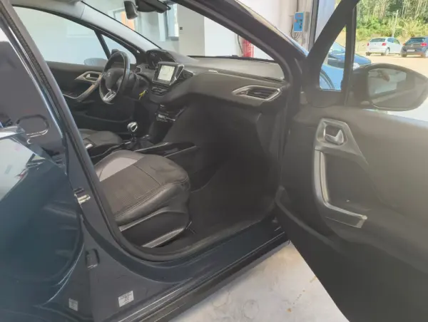 Peugeot 2008 1.2 PURETECH ALLURE BUSINESS 8