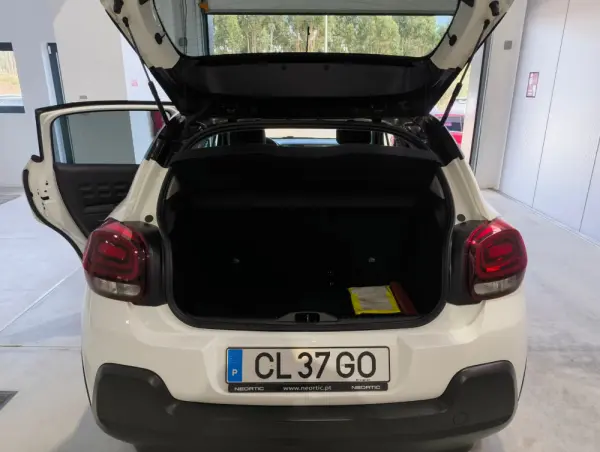 Citroen C3 1.2 Pure Tech S&S Shine 10