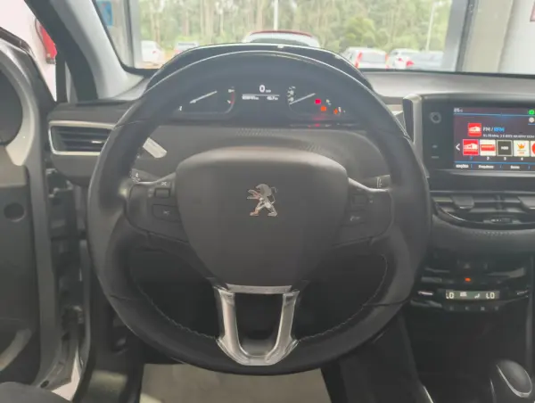 Peugeot 208 1.2 PureTech Allure 7