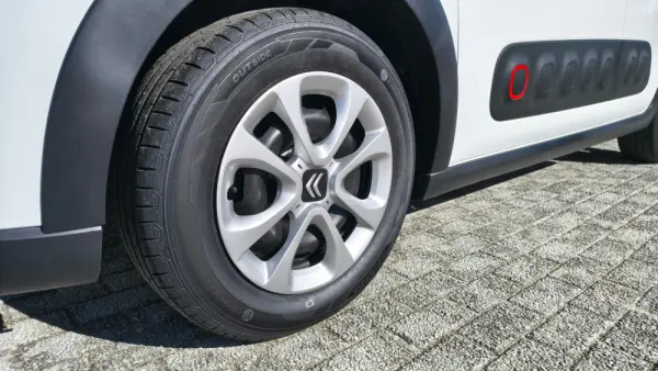 Citroën C3 1.2 PureTech Shine 7