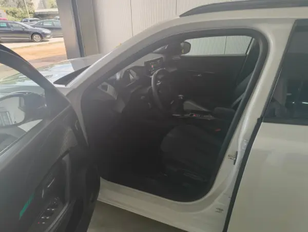 Peugeot 2008 PureTech 100 Stop&Start Allure Pack 5