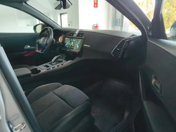DS DS7 Crossback E-Tense Performance Line+ EAT8 11