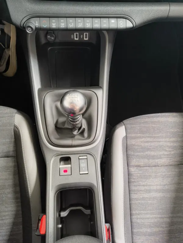 Jeep Avenger 1.2 GSE T3 Longitude 9