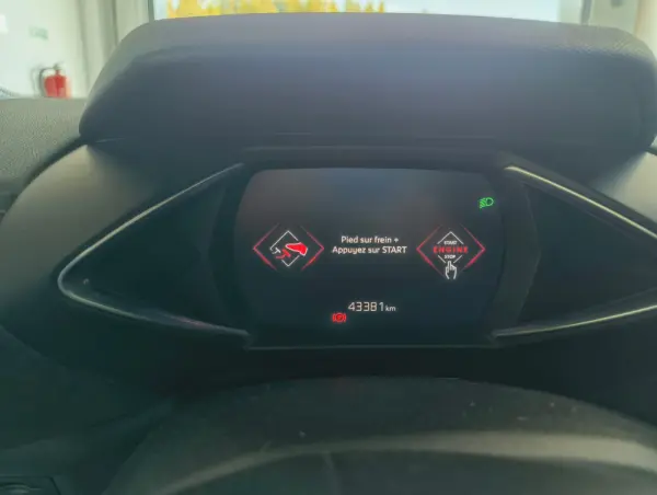DS DS3 Crossback PureTech 130 Aut. PERFORMANCE LINE + 5