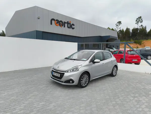 Peugeot 208 1.2 PureTech Allure 1