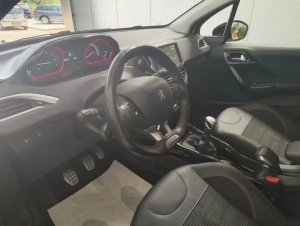 Peugeot 2008 1.2 PureTech GT Line 9