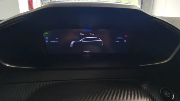 Peugeot 2008 1.2 PureTech Allure 23