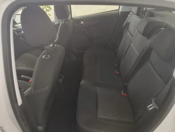 Peugeot 208 1.2 PURETECH ALLURE 9