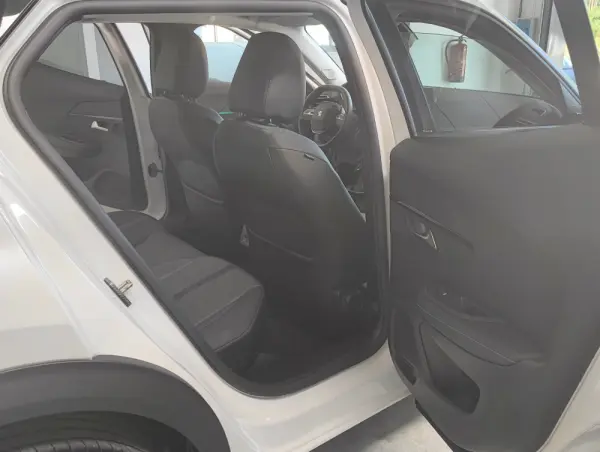 Peugeot 2008 PureTech 100 Allure 12