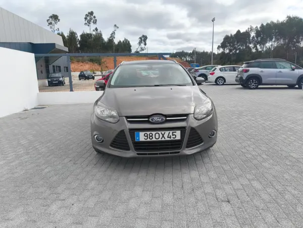 Ford Focus SW Outro 2