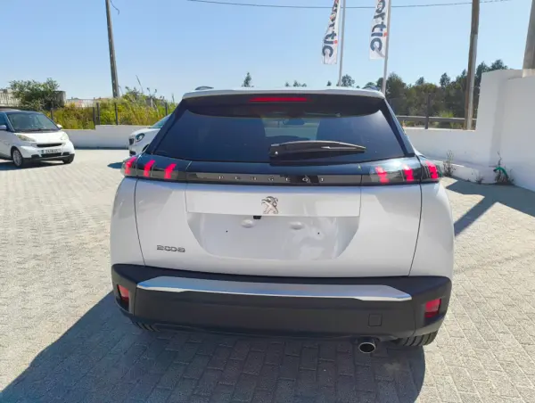 Peugeot 2008 PureTech 100 Allure 4