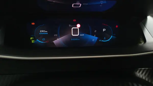 Peugeot 2008 PureTech 130 EAT8 GT 15