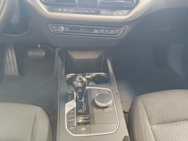 BMW 116 d Aut. Advantage 9
