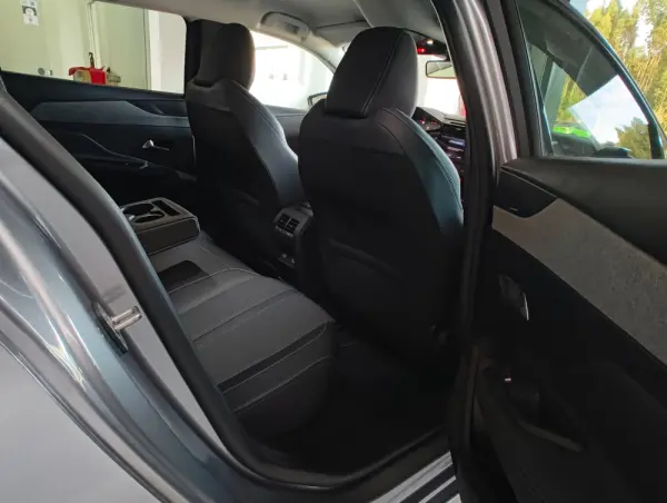 Peugeot 308 1.2 PureTech Allure 9