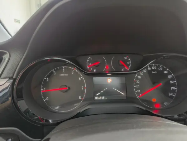 Opel Corsa 1.2 T Edition 8