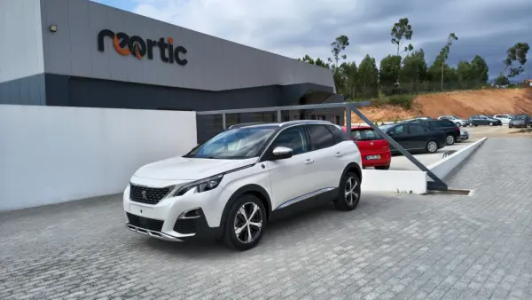 Peugeot 3008 PureTech 130 Stop & Start GPF EAT8 Crossway 1