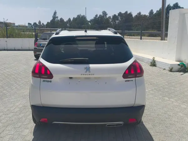 Peugeot 2008 1.2 PureTech GT Line 4