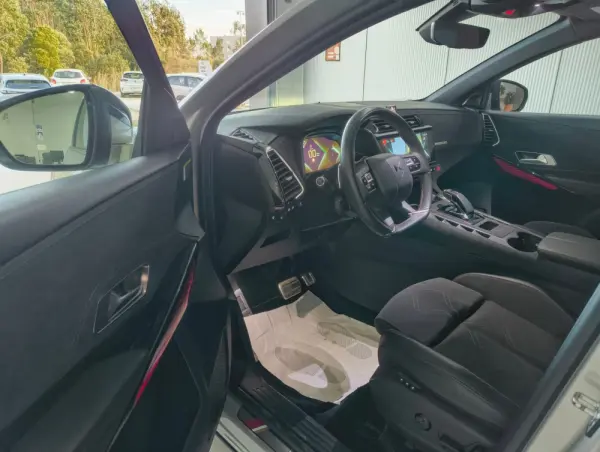 DS DS7 Crossback E-Tense Performance Line+ EAT8 5