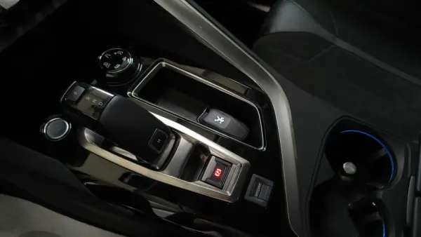 Peugeot 3008 PureTech 130 Stop & Start GPF EAT8 Crossway 10