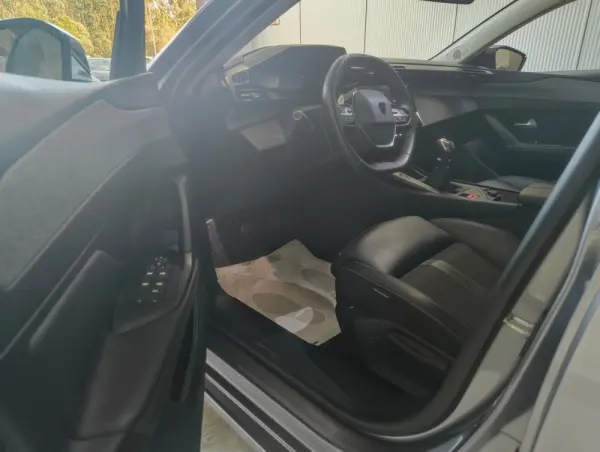 Peugeot 308 1.2 PureTech Allure 6