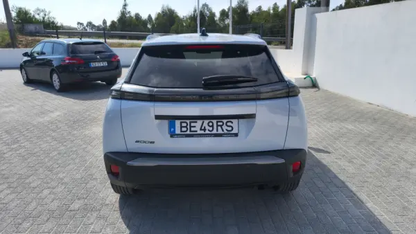 Peugeot 2008 1.2 PureTech Allure 3