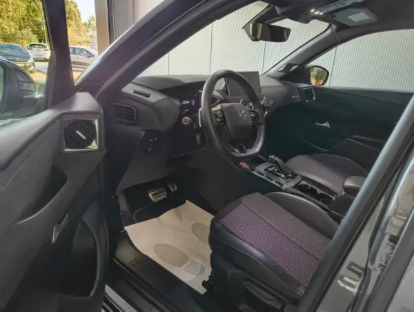 DS DS3 Crossback PureTech 130 Aut. PERFORMANCE LINE + 6