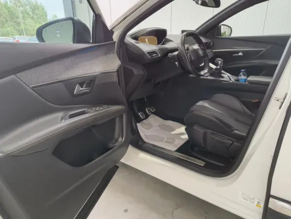 Peugeot 3008 1.5 BlueHDi GT Line 6
