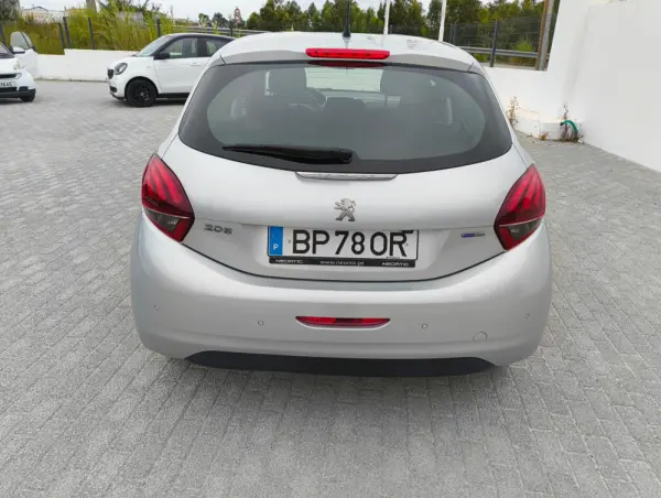 Peugeot 208 1.2 PureTech Allure 4