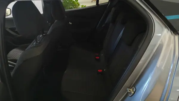 Peugeot 2008 1.2 PureTech 100 Style 9