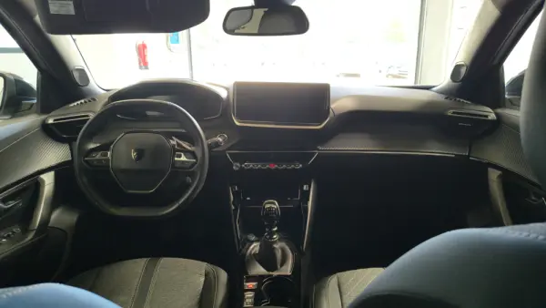Peugeot 2008 1.2 PureTech Allure 12