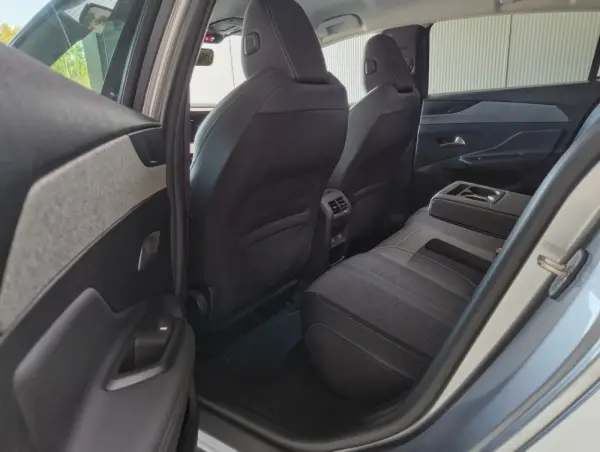 Peugeot 308 1.2 PureTech Allure 12