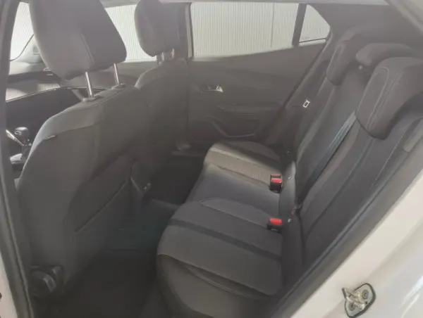 Peugeot 2008 PureTech 100 Allure 10