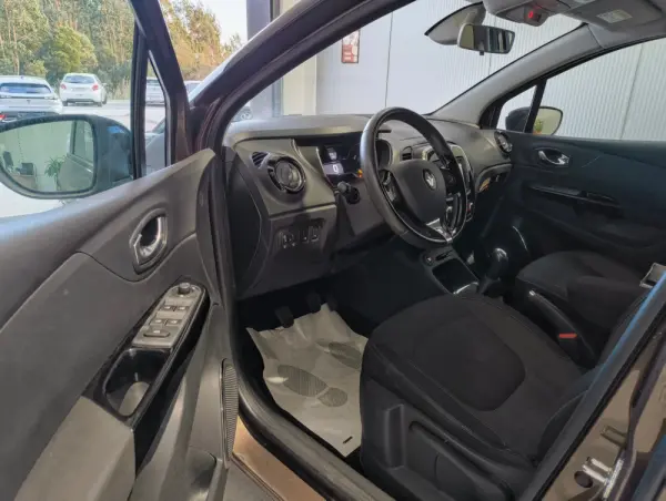 Renault Captur 1.5 dCi 8