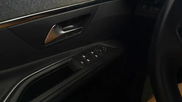 Peugeot 3008 1.6 Hybrid Allure Pack e-EAT8 10