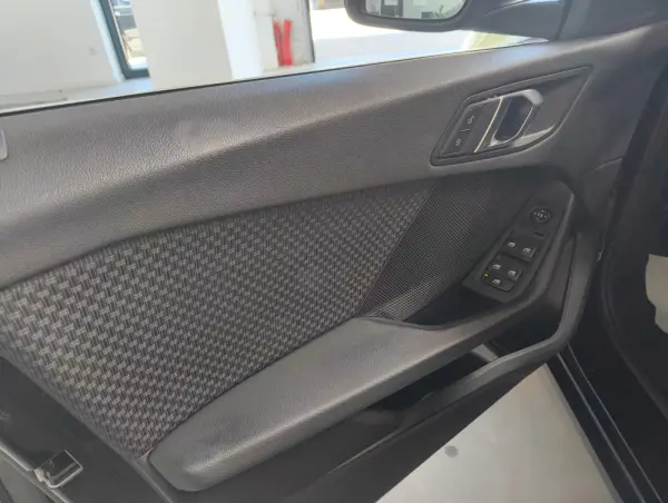 BMW 116 d Aut. Advantage 6