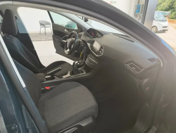 Peugeot 308 SW 1.6 BLUE HDI STYLE 12