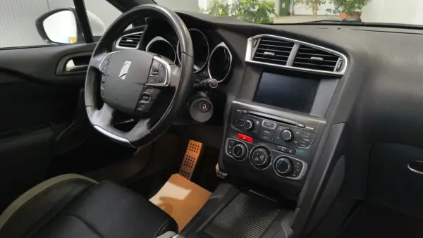 Citroen DS4 1.6 e-HDi So Chic ETG6 9