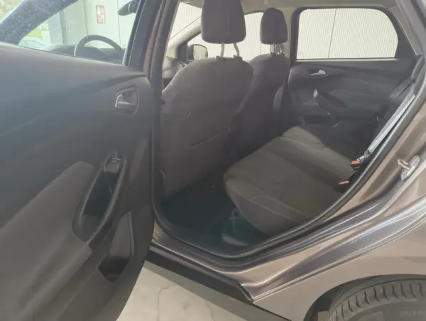 Ford Focus SW Outro 12